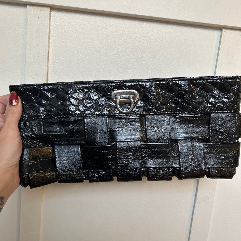 Arden B clutch